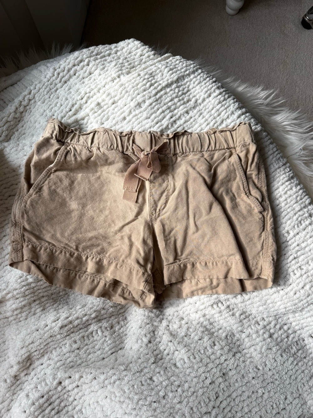 Relaxed Women's Shorts in Tan - Loft